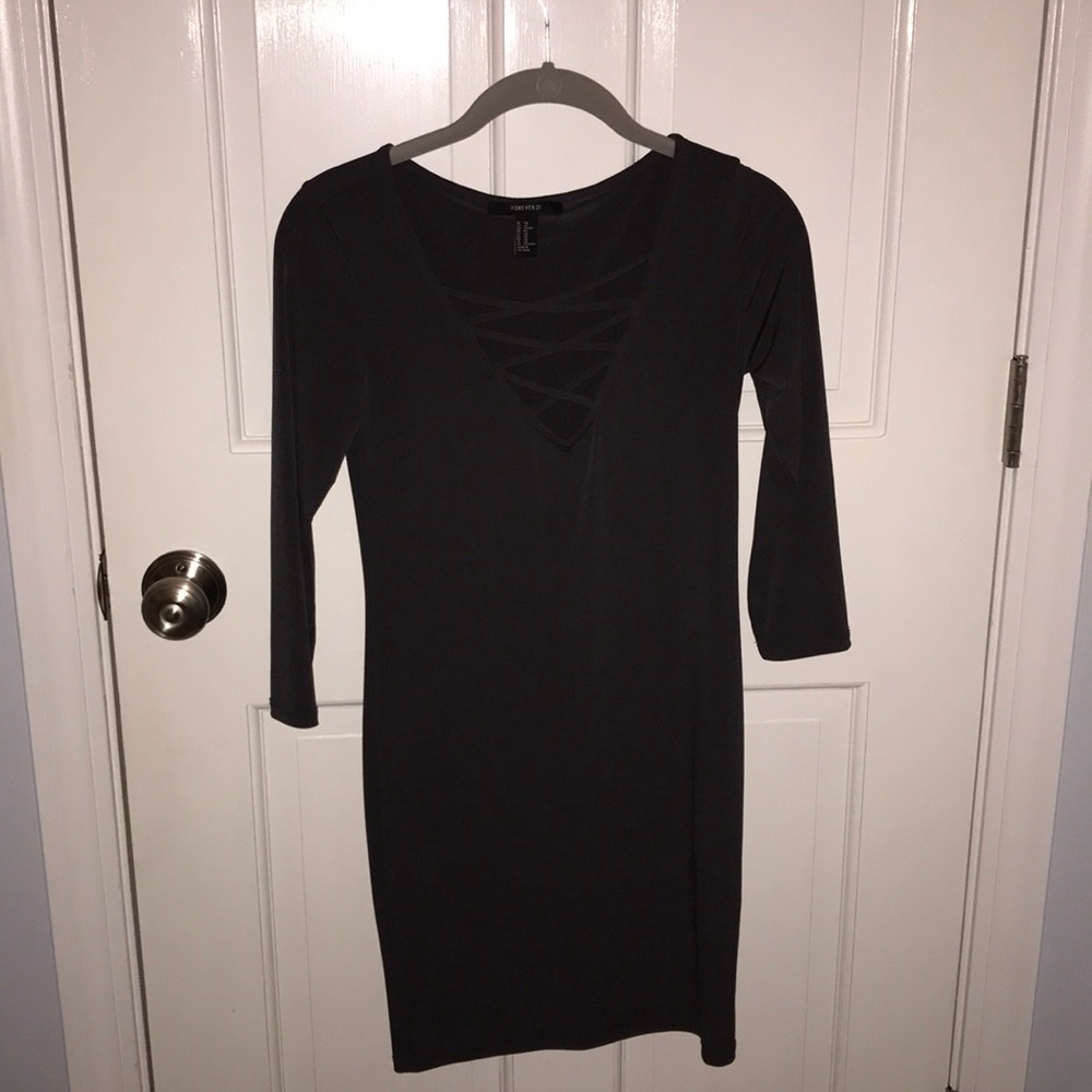Grey body con, quarter sleeve dress